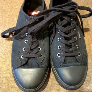 Levis low top skater shoes